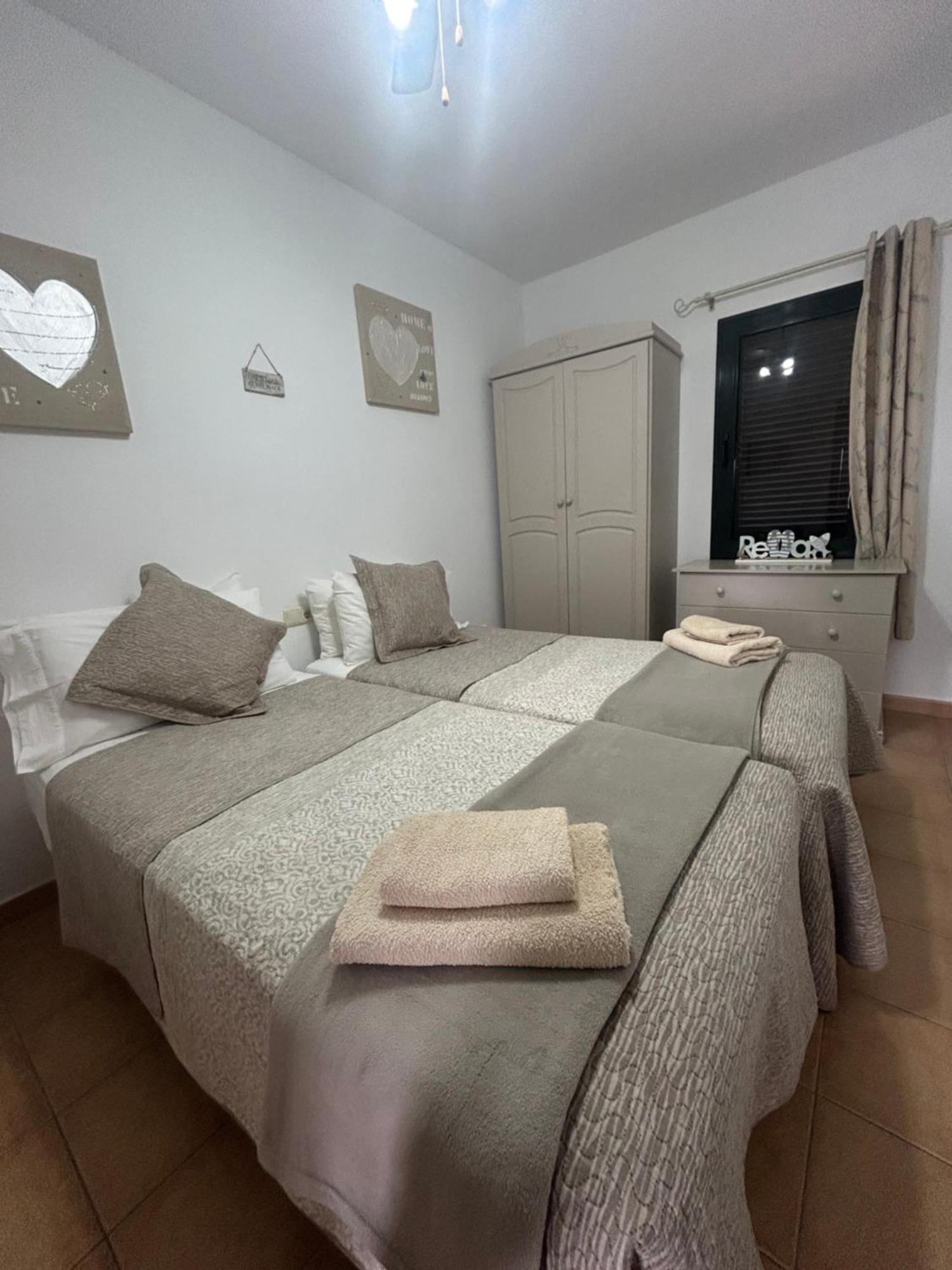 Casa Orilla! Beautiful Private Holiday Villa With Hot Tub لا أوليفا المظهر الخارجي الصورة